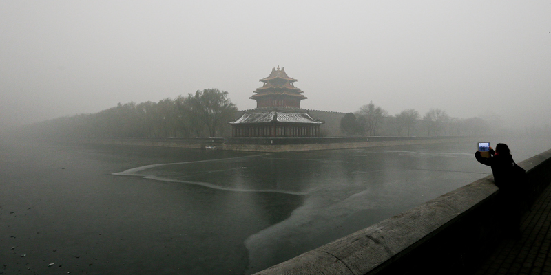 Illustration for article titled In Pictures: China Is Enveloped In Thick and Dangerous Smog